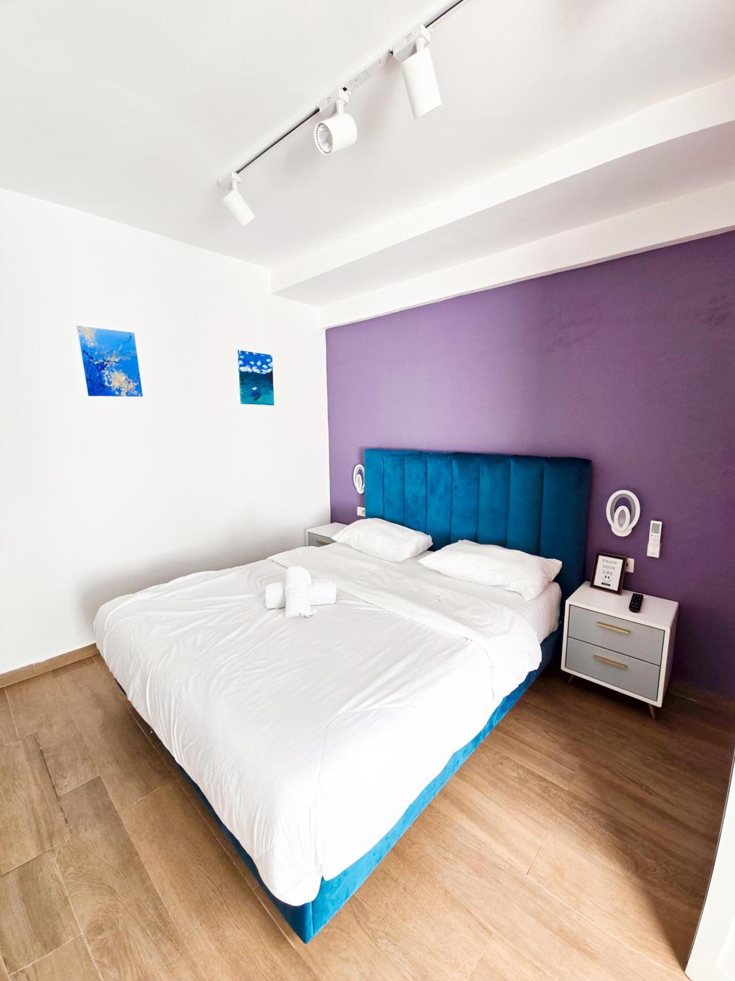 Azure Hotel 3*
